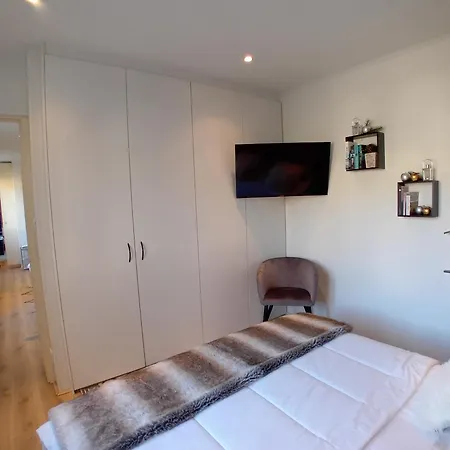 Daire Lakeside Escape A 50m Du